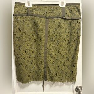 Unique lace skirt with zipper